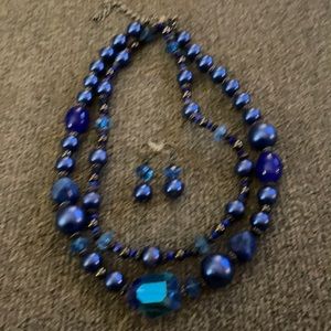 Pretty ocean blue necklace and earring set
